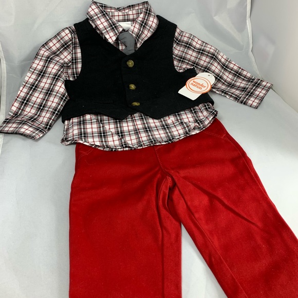 Other - NEW 4-pc infant outfit 3-6 mos